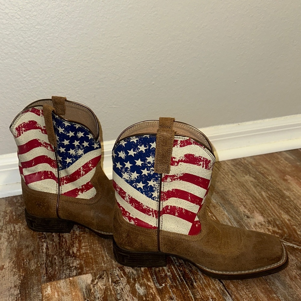 Ariat Tan Square Toe Cowboy Boots